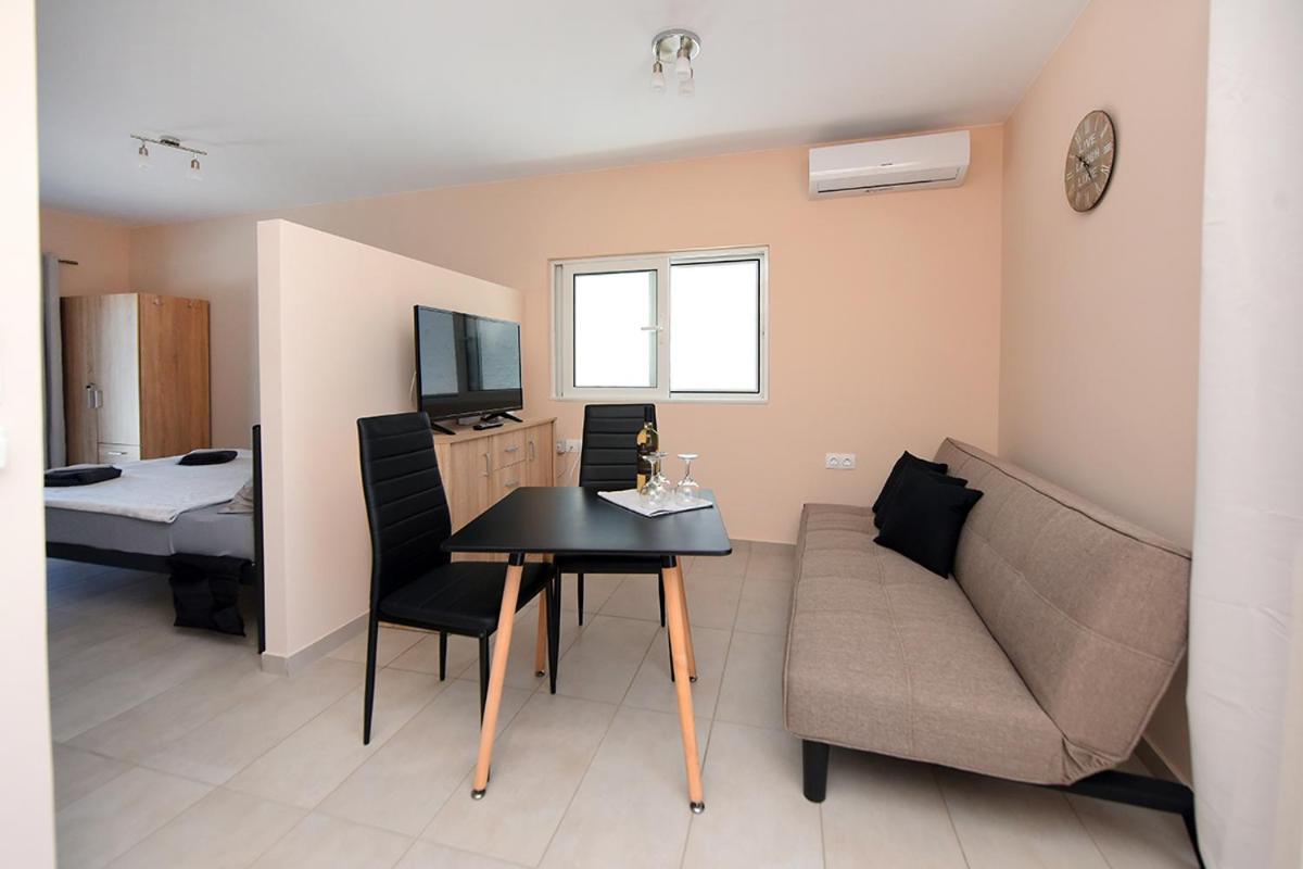 Happy Days Home Apartment Und Studio/Penthouse Ialysos  Exterior photo
