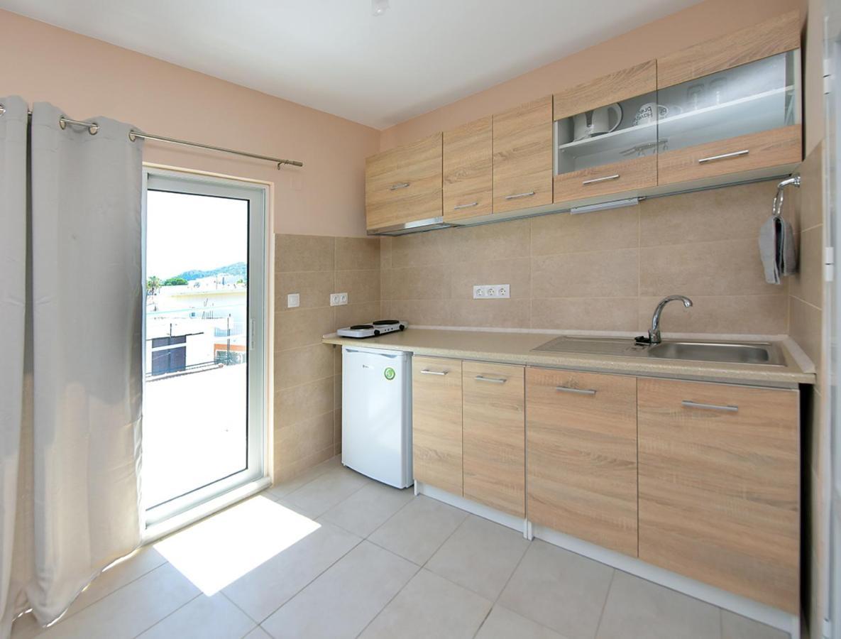 Happy Days Home Apartment Und Studio/Penthouse Ialysos  Exterior photo